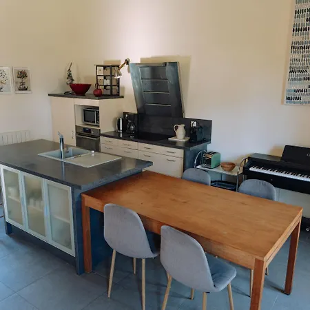 Domaine De Pelican Oda ve Kahvaltı 4*