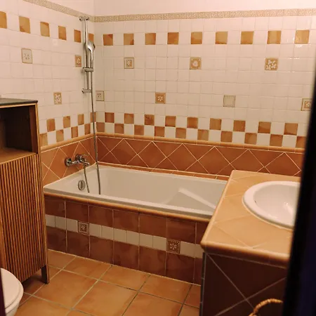 Domaine De Pelican فندق مبيت وإفطار جيغناك