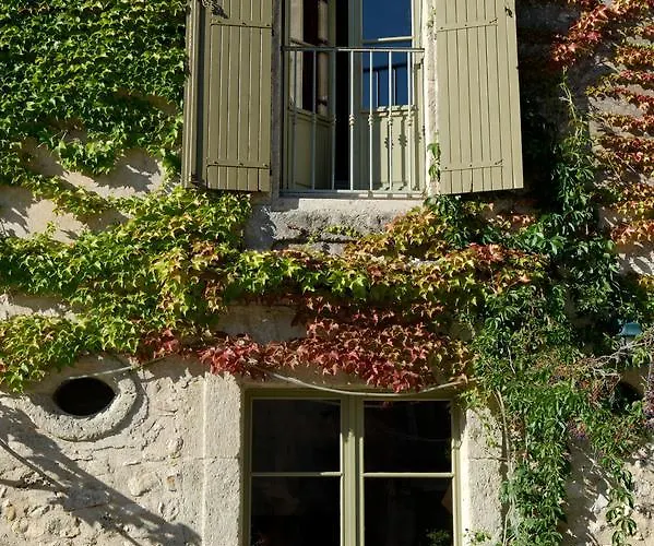 Domaine De Pelican Bed & Breakfast